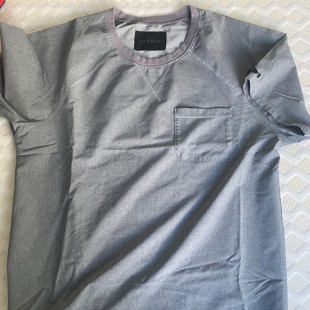 Men’s JAANUU Grey Scrub Top Crew Neck Medium